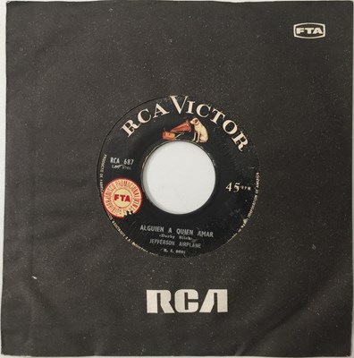 Lot 166 - JEFFERSON AIRPLANE - ALGUIEN A QUIEN AMAR (SOMEBODY TO LOVE) 7" (ORIGINAL PERUVIAN PROMO COPY - RCA VICTOR RCA 687)