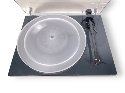 Lot 24 - PRO-JECT 1-XPRESSION III CARBON TURNTABLE