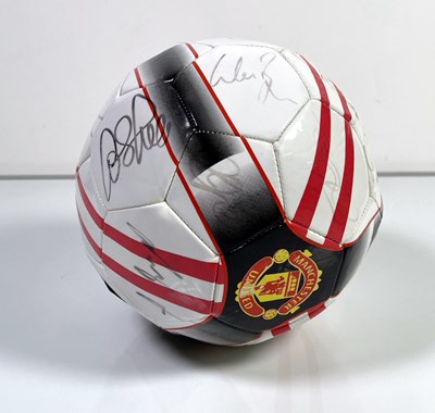 Lot 312 - SIGNED MANCHESTER UNITED FOOTBALL.