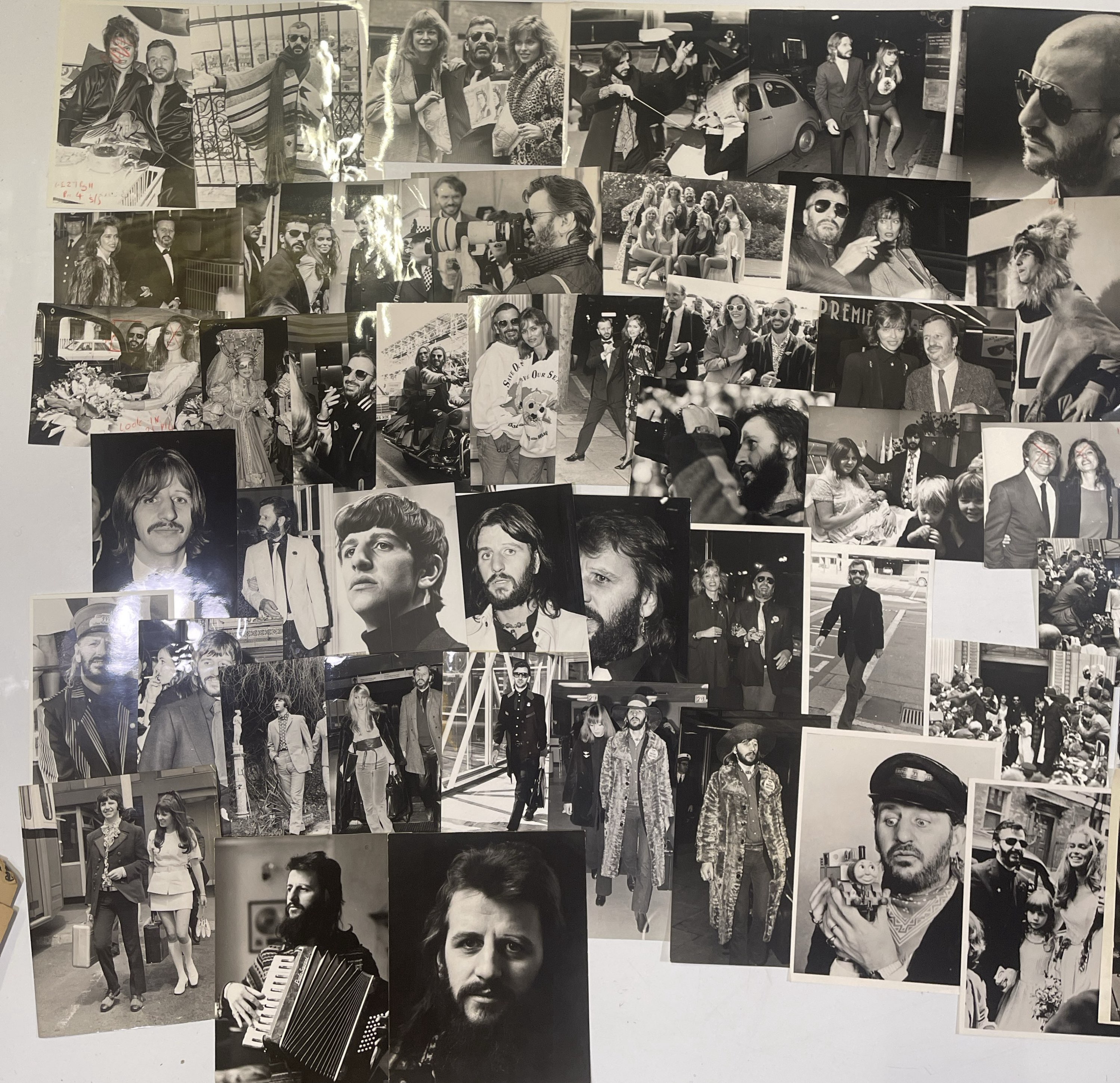Lot 305 - THE BEATLES - RINGO STARR - LARGE PHOTO