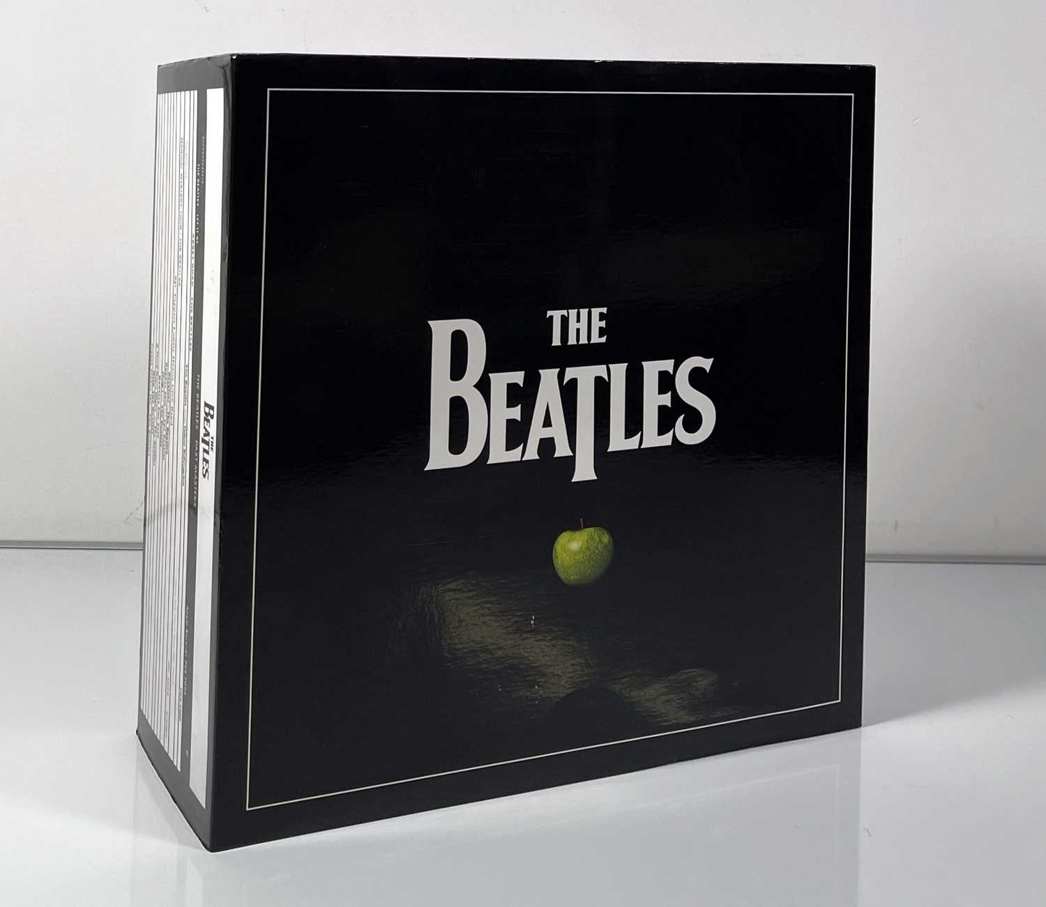 Lot 116 - THE BEATLES - THE BEATLES LP BOX SET (14
