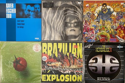 Lot 722 - HOUSE / DANCE / TRIP HOP / DOWNBEAT - LP / 12" COLLECTION