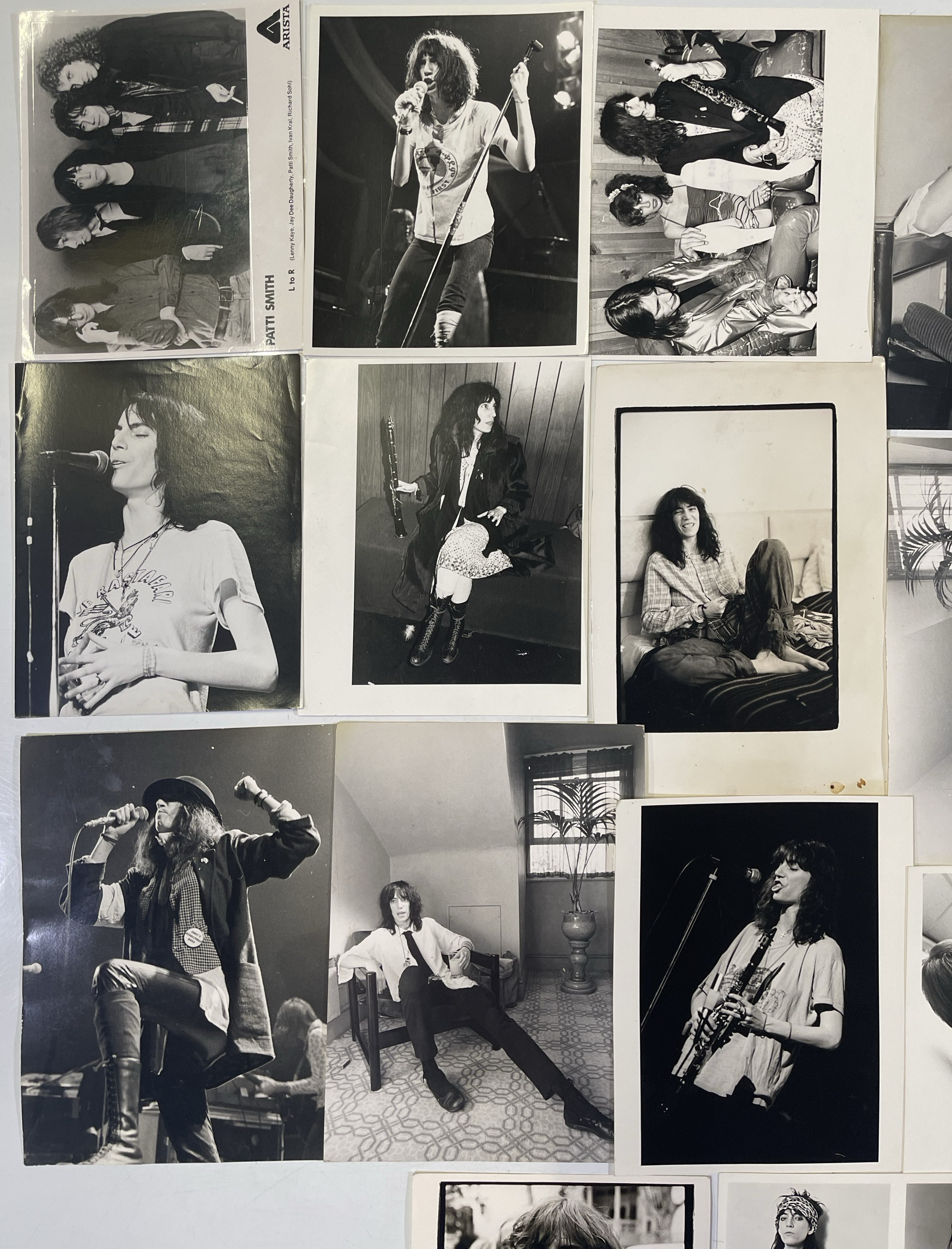 Lot 166 - PATTI SMITH - ORIGINAL PRESS AND PROMO