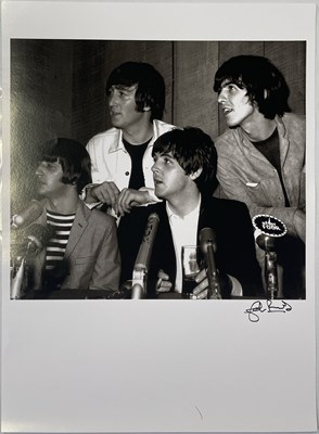 Lot 422 - THE BEATLES - PHOTOGRAPHER SIGNED PRINT.