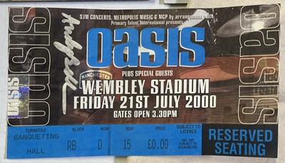 Lot 526 - OASIS - TICKETS / PROGRAMMES AND MERCHANDISE.