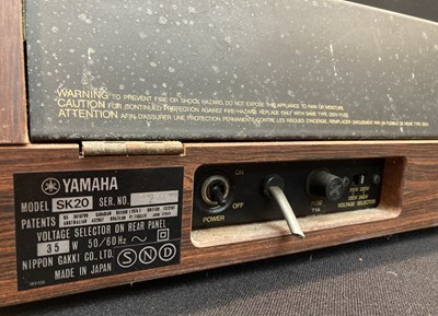 Lot 2 - Yamaha SK20 Synthesizer - 2