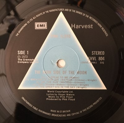 Lot 998 - PINK FLOYD - THE DARK SIDE OF THE MOON LP (UK SOLID TRIANGLE - SHVL 804)