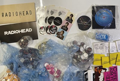 Lot 73 - LARGE COLLECTION OF INDIE / ALT PROMO ITEMS INC BADGES.