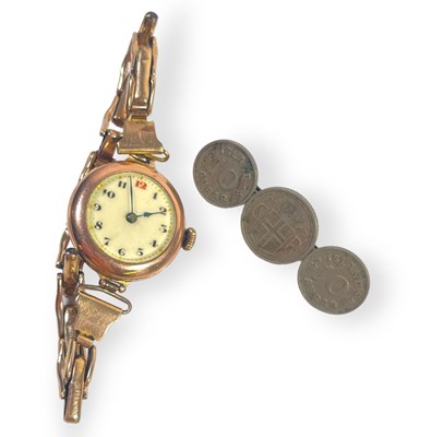 Lot 2 - MEN'S WRISTWATCH WITH 9CT GOLD CASE.