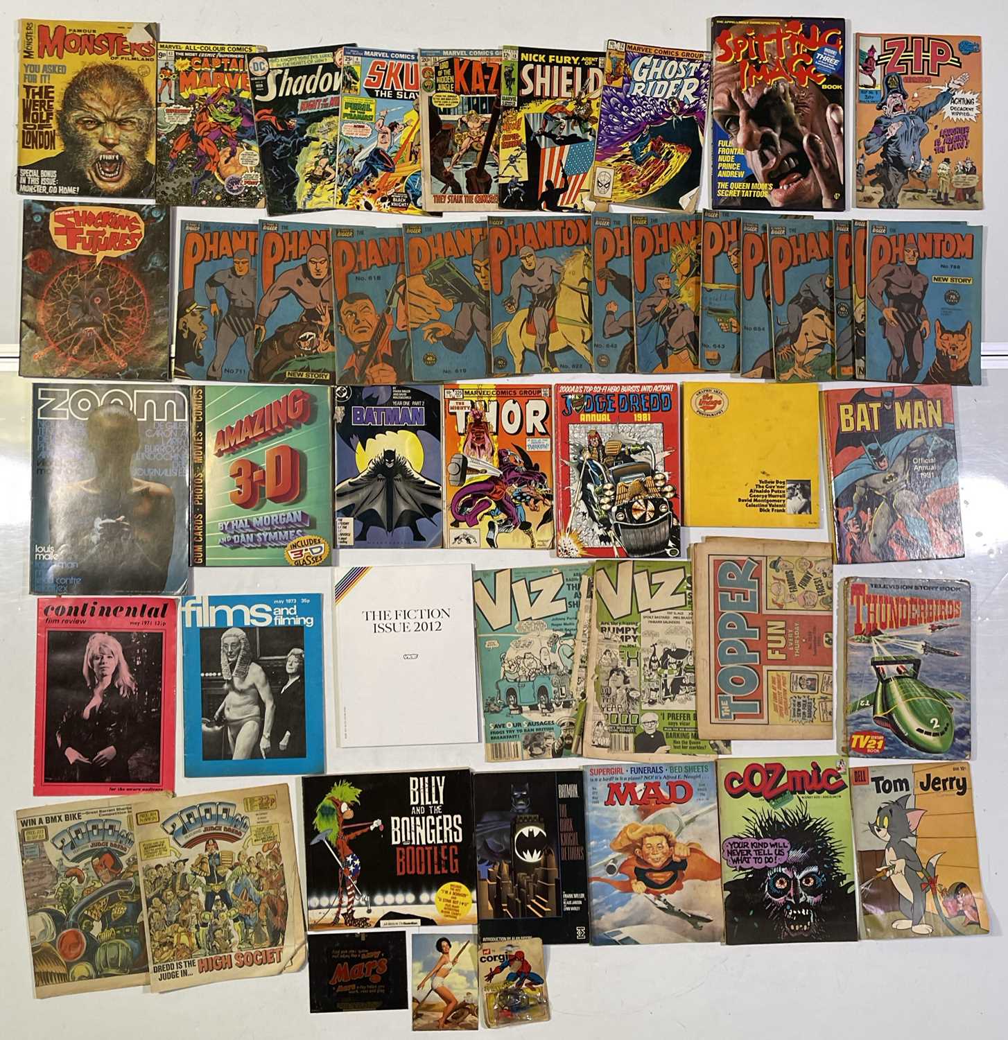 Lot 98 - COMICS / ANNUALS / COLLECTABLES INC