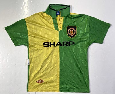 Lot 318 - MANCHESTER UNITED FOOTBALL SHIRT - 1992-4 GREEN AND GOLD.