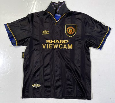 Lot 319 - MANCHESTER UNITED FOOTBALL SHIRT - AWAY KIT 1993-5.