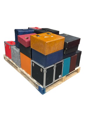 Lot 600B - APPROX 30 LP RECORD CASES.