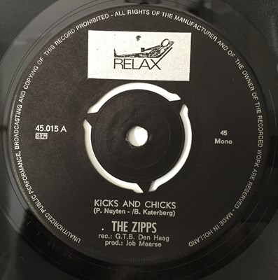 Lot 5 - THE ZIPPS - KICKS AND CHICKS C/W HIPSTERISM 7" (ORIGINAL DUTCH RELEASE - RELAX 45.015)