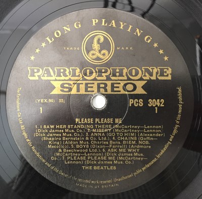 Lot 37 - THE BEATLES - PLEASE PLEASE ME LP (ORIGINAL UK STEREO 'BLACK AND GOLD' PCS 3042)