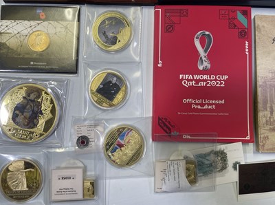 Lot 65 - COINS / CROWN / MEDALS SETS.