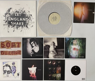 Lot 134 - PJ HARVEY - LP / 12"/ 7" PACK