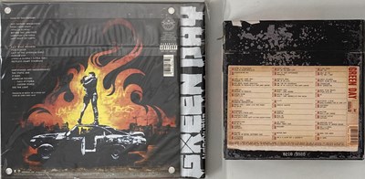 Lot 124 - GREEN DAY - 7"/10" BOX SETS