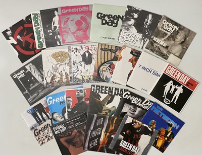 Lot 124 - GREEN DAY - 7"/10" BOX SETS