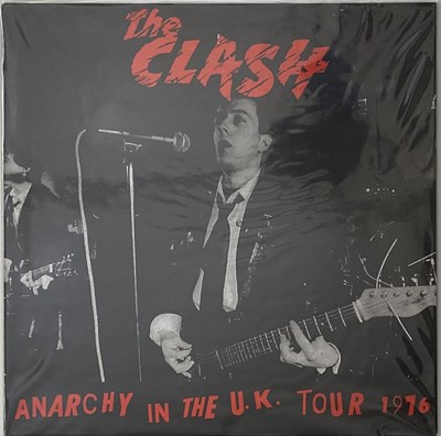 Lot 217 - THE CLASH - LP PACK (INC REISSUES)