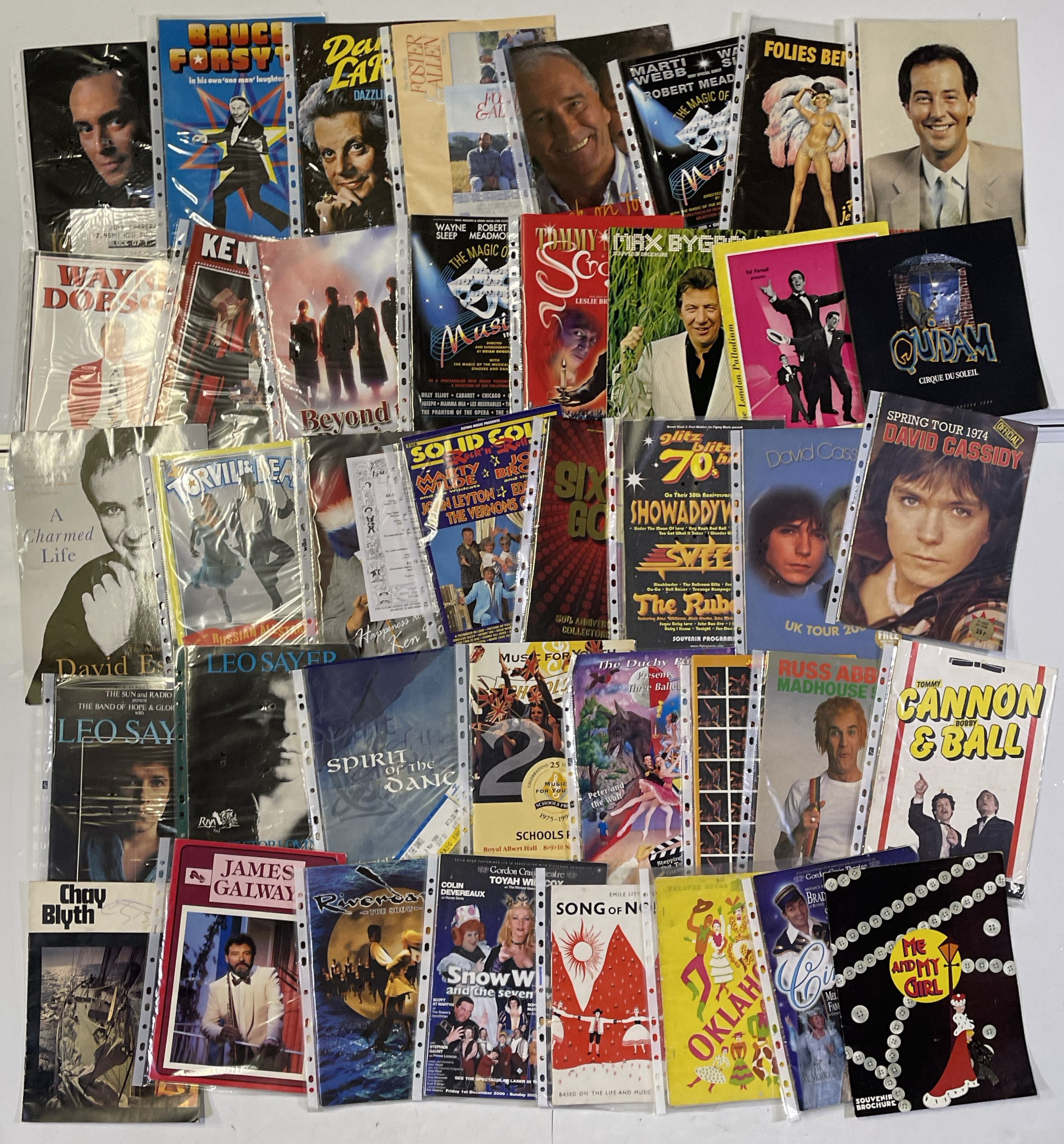Lot 2310124 - 130+ CONCERT & THEATRE PROGRAMMES.