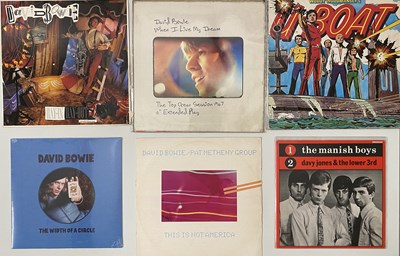 Lot 556 - DAVID BOWIE & RELATED -12"/LPs