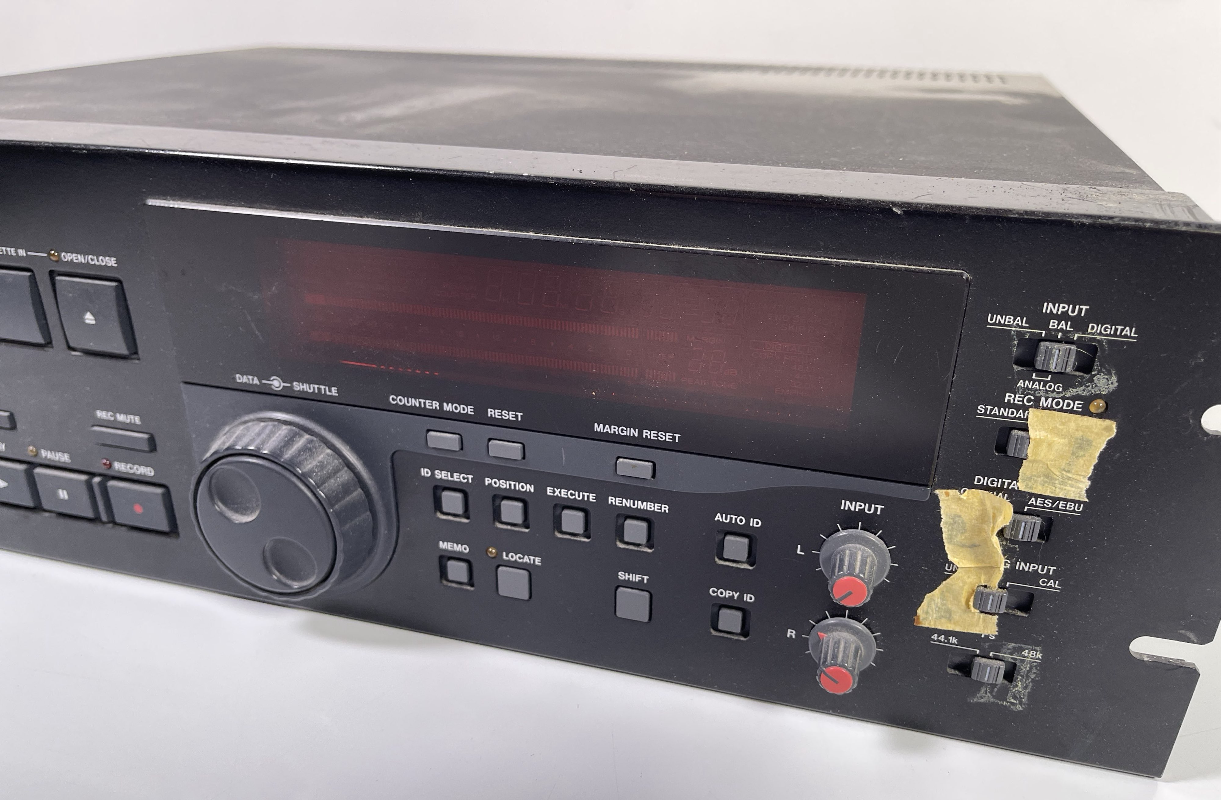 Lot 15 - TASCAM 17 DA-30 MARK II DAT RECORDER.
