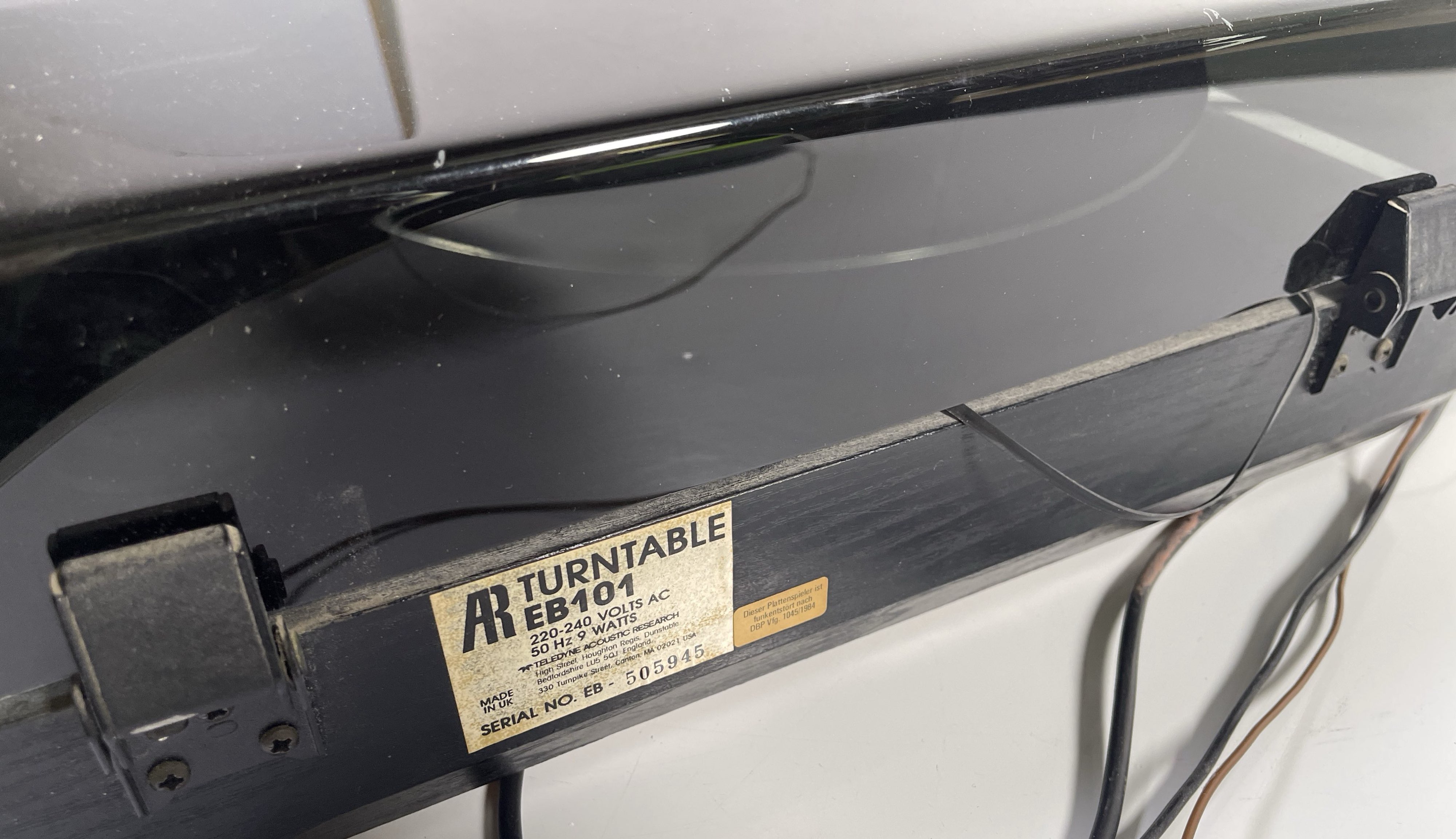 Lot 22 - ACOUSTIC RESEARCH EB 101 TURNTABLE.