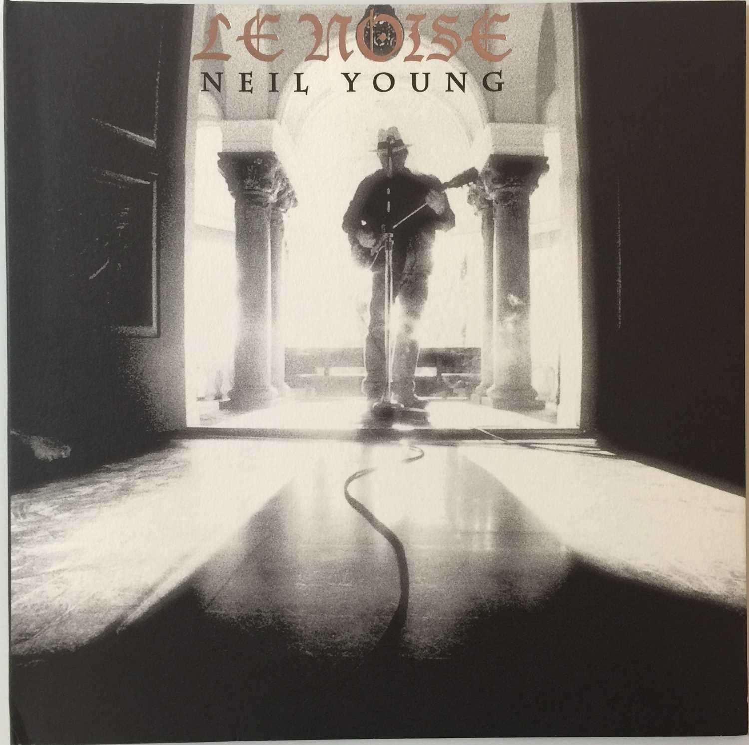 Lot 178 - NEIL YOUNG - LE NOISE LP (ORIGINAL 2010 RELEASE - REPRISE 525956-1)