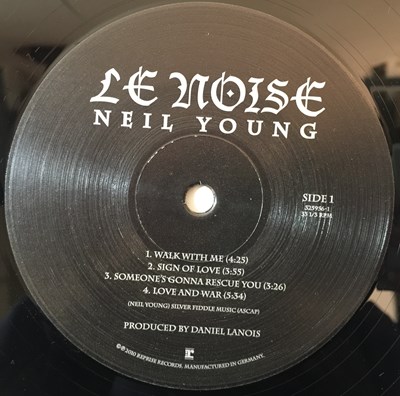 Lot 178 - NEIL YOUNG - LE NOISE LP (ORIGINAL 2010 RELEASE - REPRISE 525956-1)