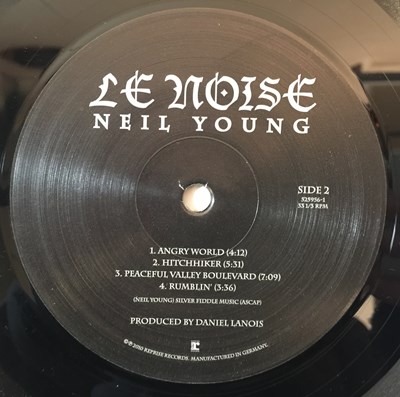 Lot 178 - NEIL YOUNG - LE NOISE LP (ORIGINAL 2010 RELEASE - REPRISE 525956-1)