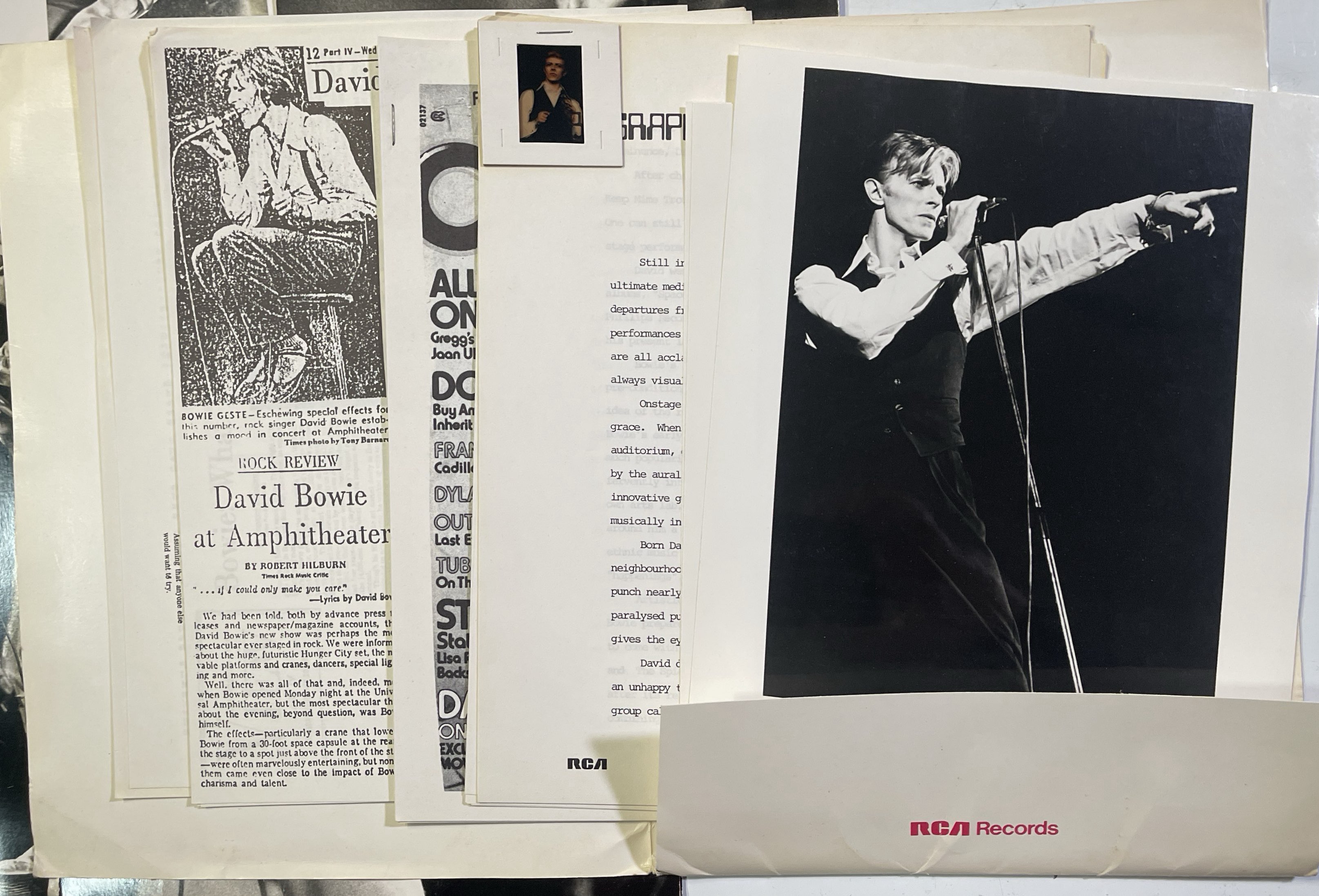 Lot 319 - DAVID BOWIE - LARGE COLLECTION OF ORIGINAL