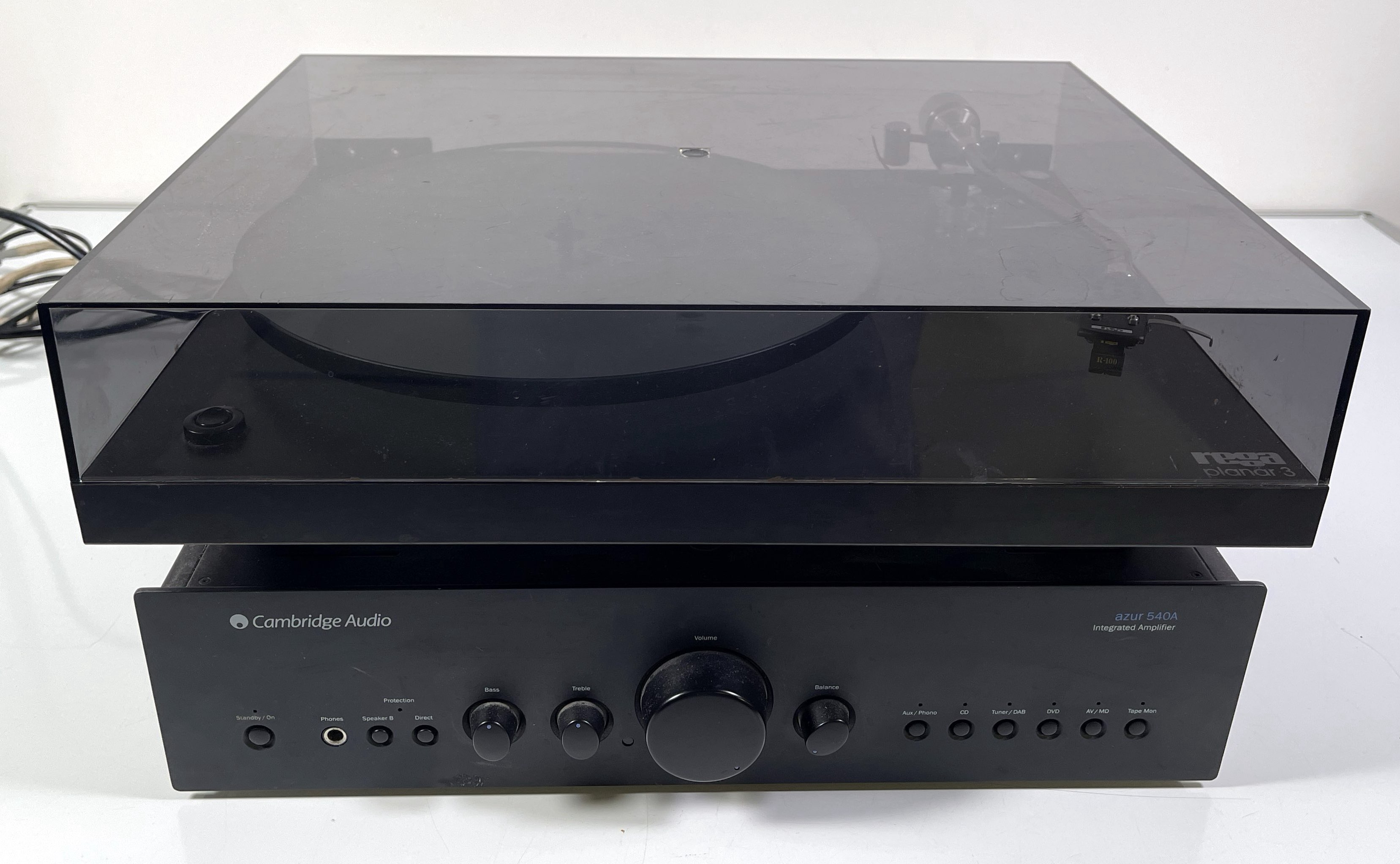 Lot 33 - REGA PLANAR TURNTABLE AND