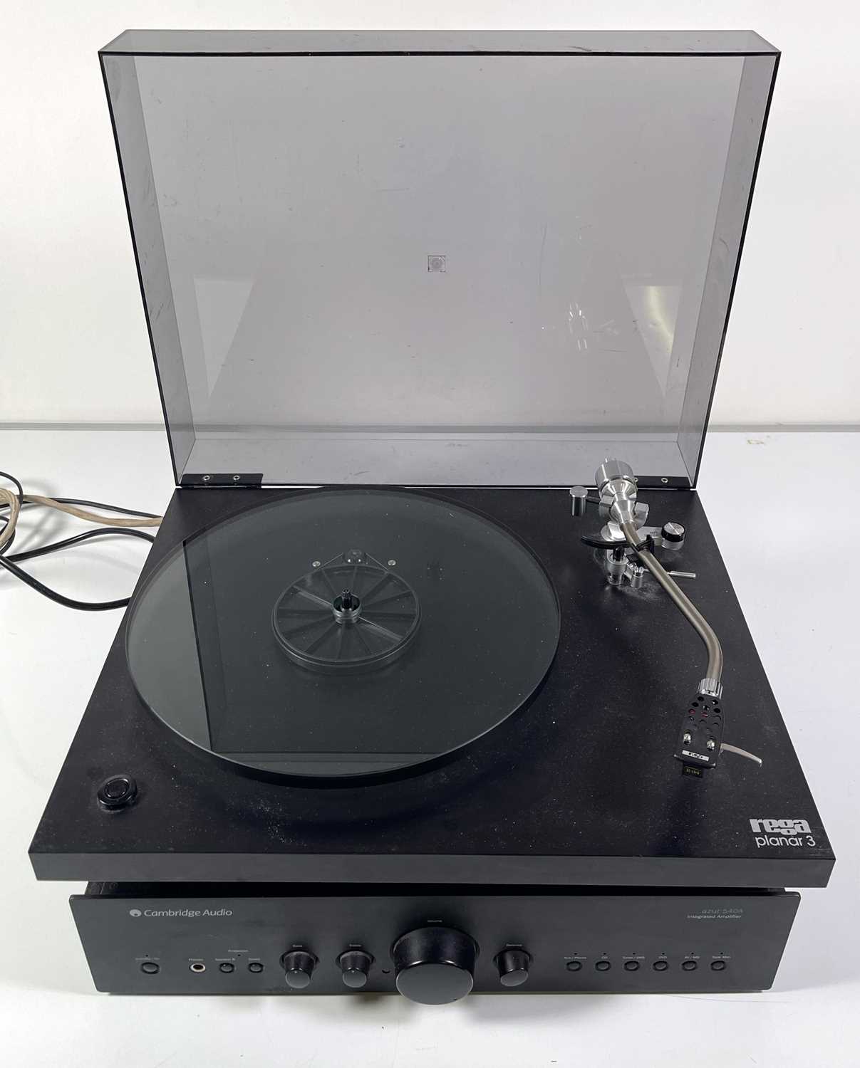 Lot 33 - REGA PLANAR TURNTABLE AND