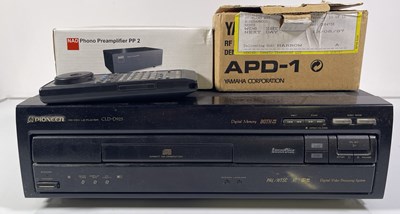 Lot 40 - PIONEER LASER DISC PLAYER CLD-D925.