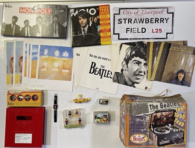 Lot 434 - THE BEATLES - MEMORABILIA / COLLECTABLES.