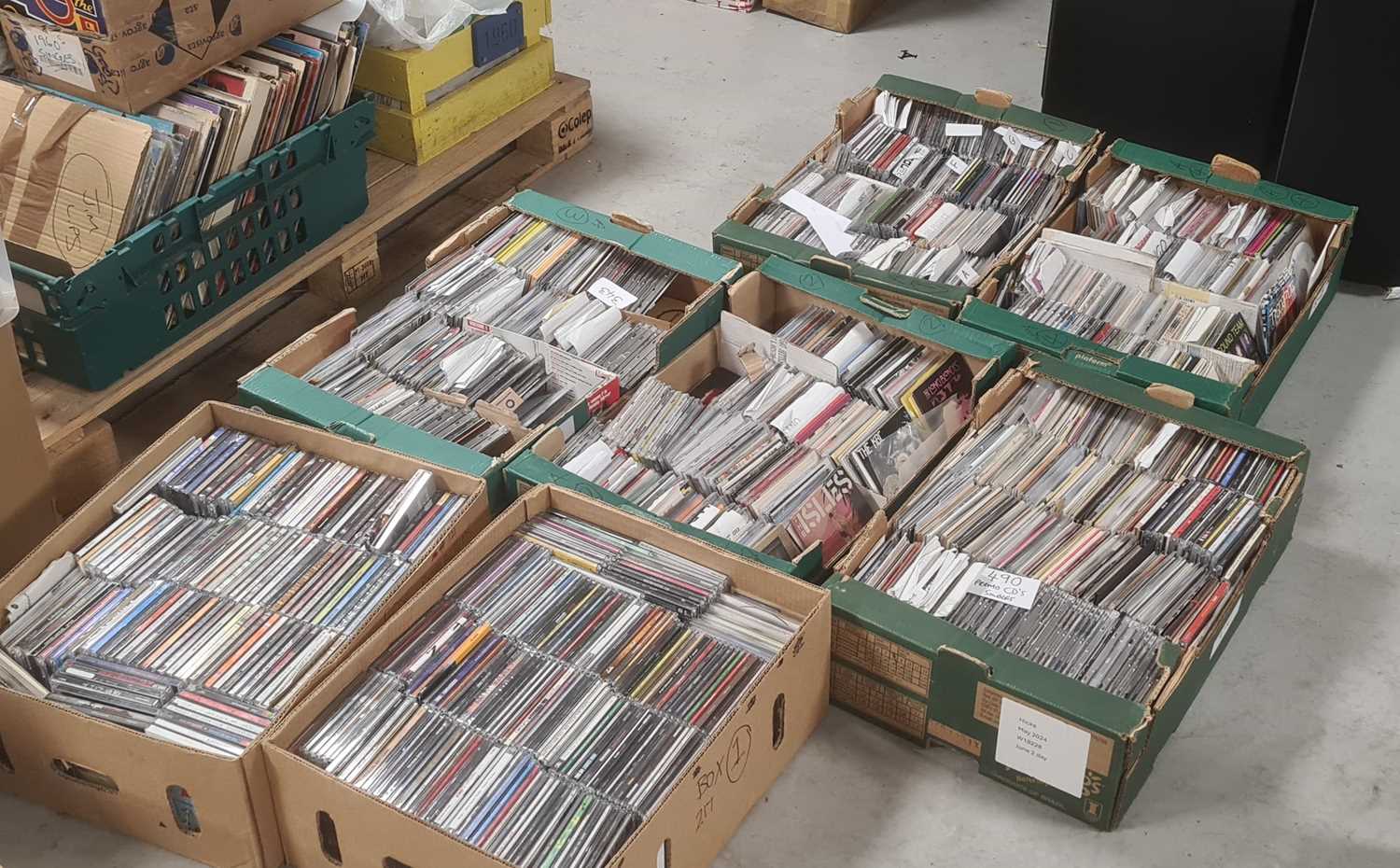 Lot 1303 - LARGE CD COLLECTION (MAINLY PROMO SINGLES)