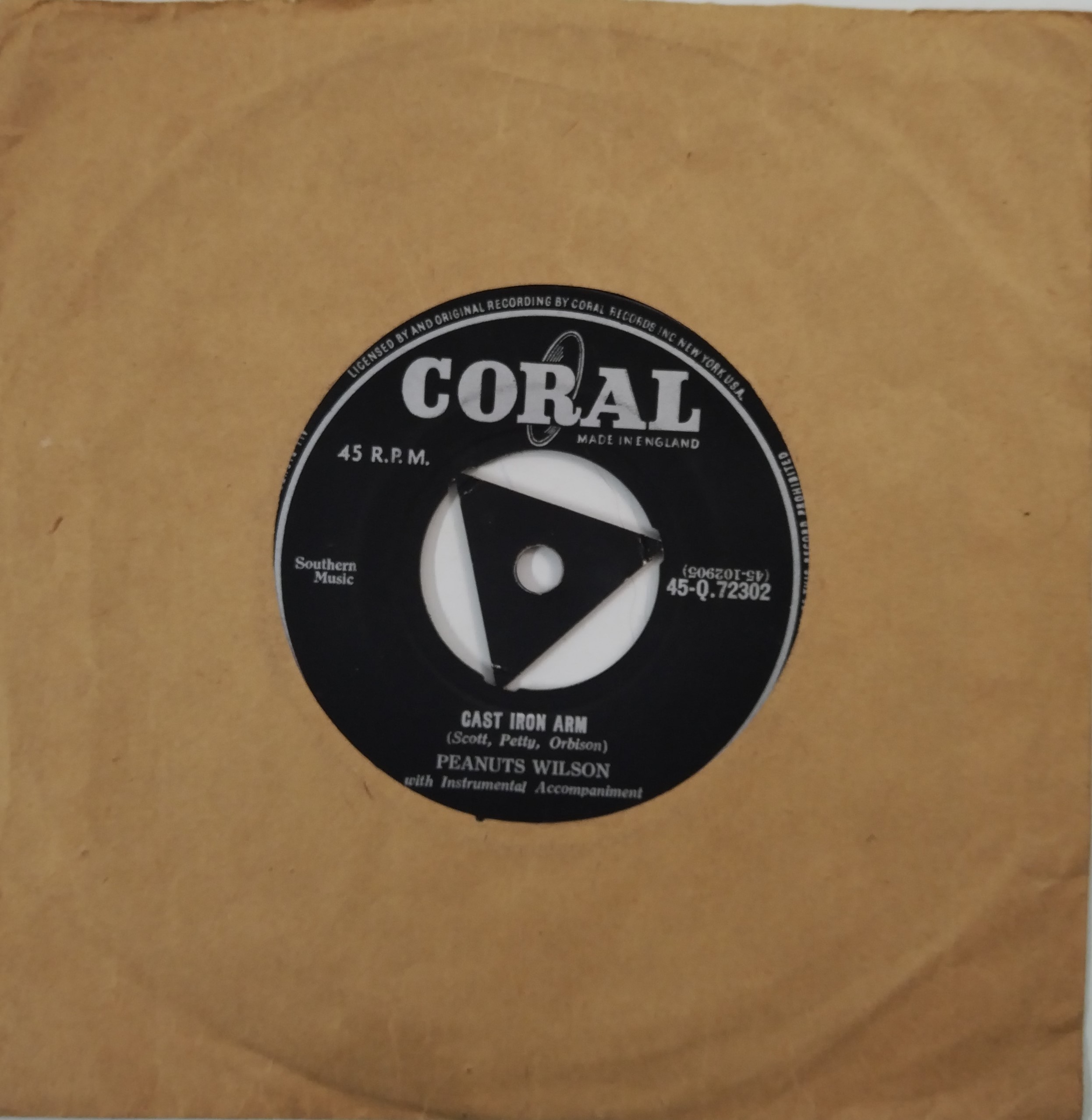 Lot 201 PEANUTS WILSON CAST IRON ARM 7"