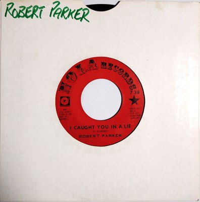 Lot 19 - ROBERT PARKER - HOLDIN' OUT C/W CAUGHT YOU IN A LIE