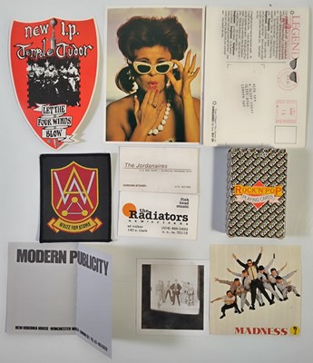 Lot 9 - POP / ROCK AND PUNK - PROMO ITEM COLLECTION.