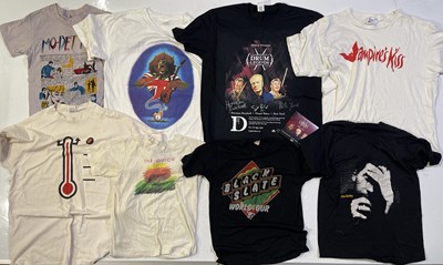 Lot 41 - MUSIC CLOTHING INC DRUM LEGENDS.