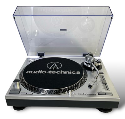 Lot 50 - AUDIO-TECHNICA ALTP120-USB TURNTABLE