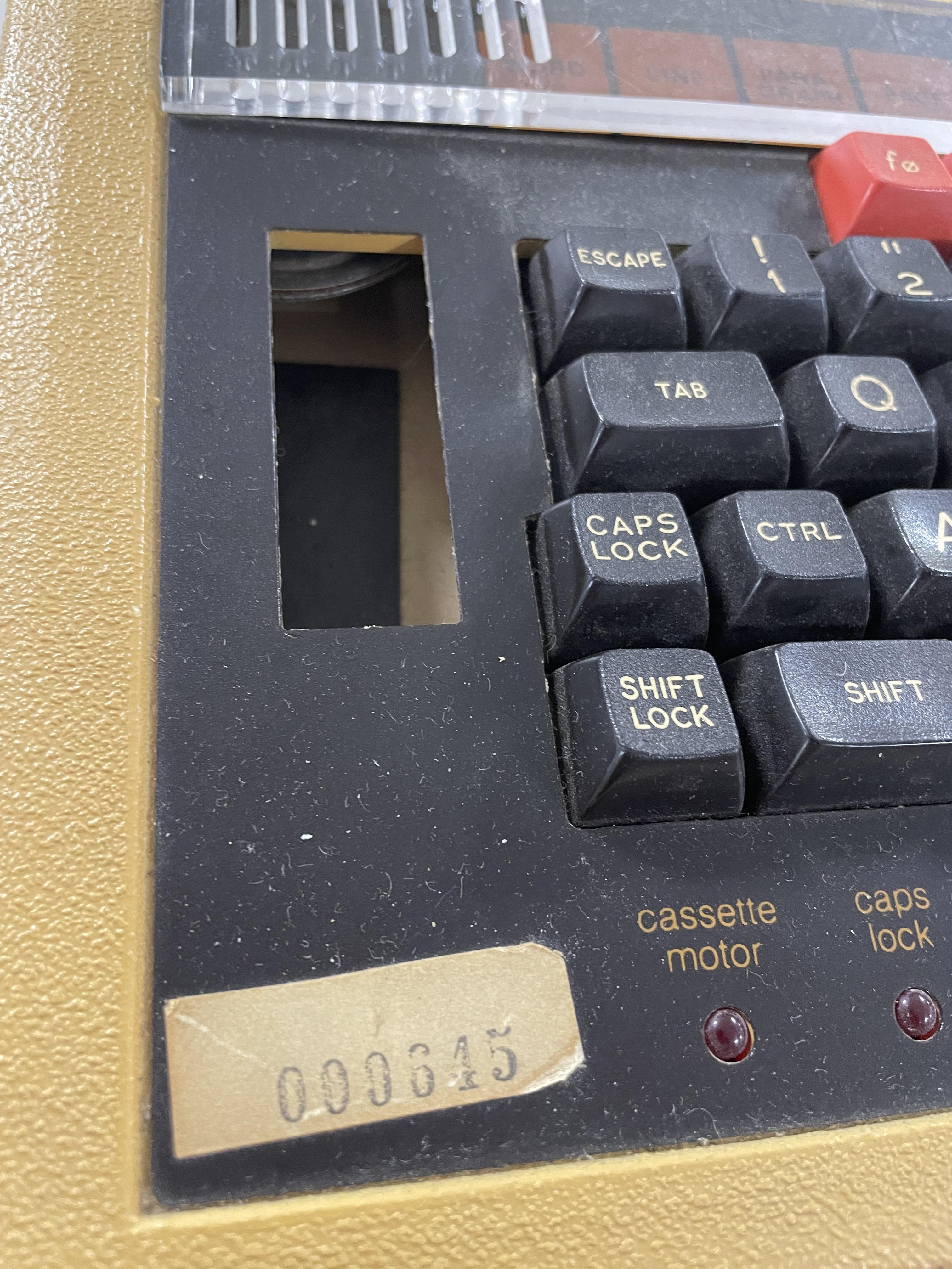 Lot 107 - BBC MICROCOMPUTER AND PLATE.