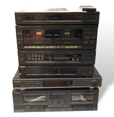 Lot 26 - TECHNICS & PIONEER HIFI EQUIPMENT.