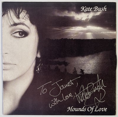 Lot 296 - KATE BUSH - SIGNED 7" SINGLE.