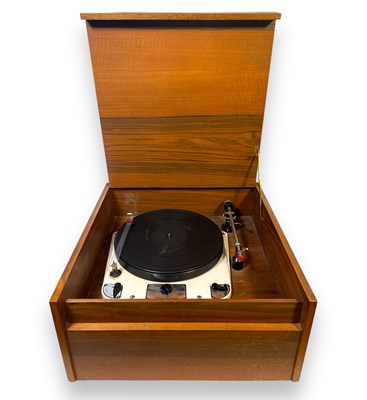 Lot 33 - GARRARD 301 TRANSCRIPTION TURNTABLE.