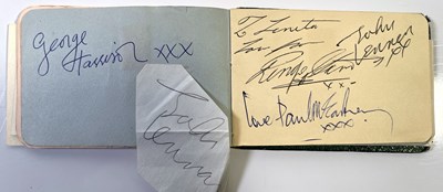 Lot 352 - THE BEATLES - FULL SET OF SIGNATURES INC TWO LENNON AUTOGRAPHS IN AUTOGRAPH BOOK.