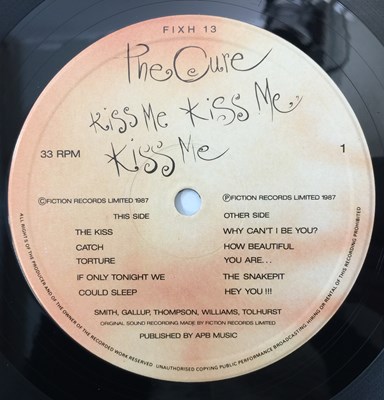 Lot 136 - THE CURE - KISS ME KISS ME KISS ME (COMPLETE ORIGINAL COPY - FIXH 13)