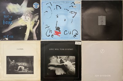 Lot 673 - PUNK / NEW WAVE - 12" / LP COLLECTION
