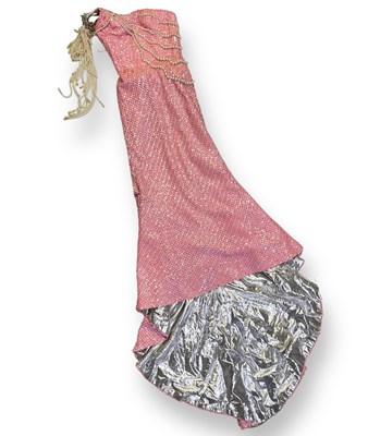 Lot 595 - DAME SHIRLEY BASSEY - OWNED AND WORN STAGE ENSEMBLE.